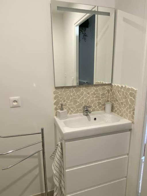 Appart Renove En Duplex Avec Terrasse Et Garage Bouleurs Exterior photo